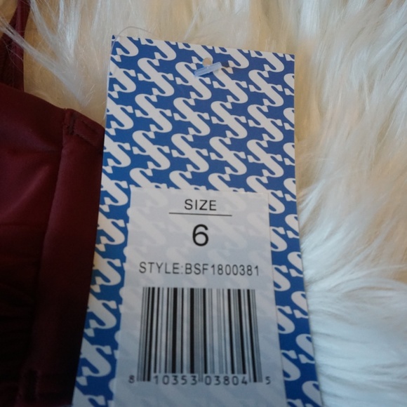 New w/Tags Burgundy Bikini Top - Picture 4 of 4